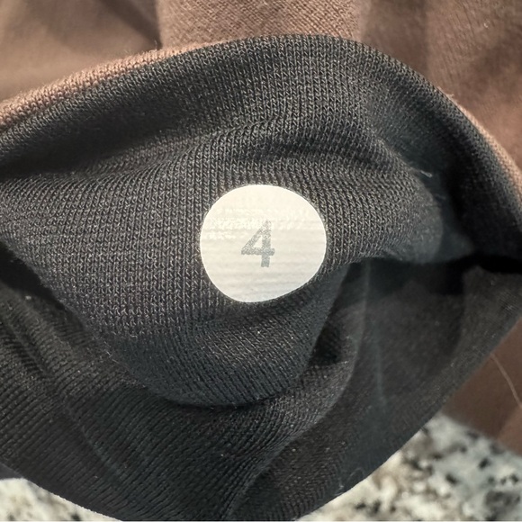 Lululemon Reversible Black and Brown Leggings - Picture 4 of 7